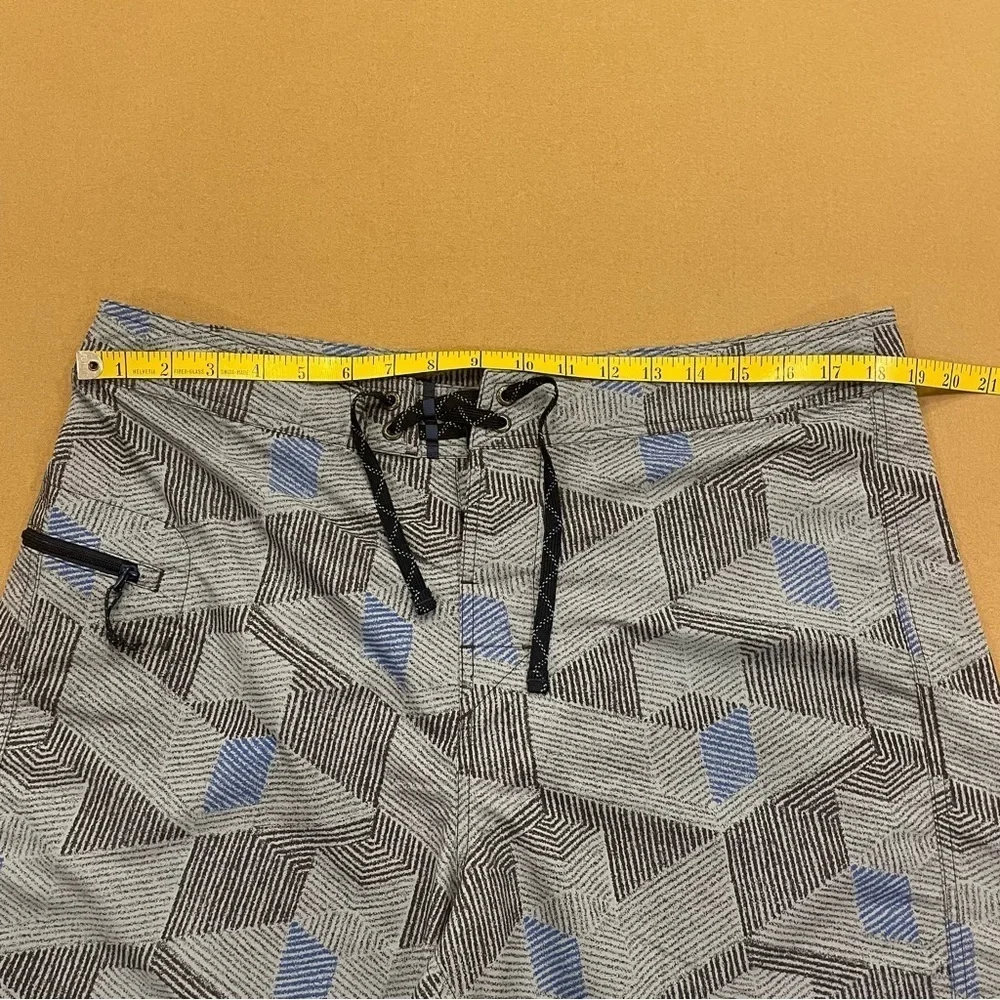 Men’s Patagonia Wavefarer Board Shorts Gridley Leaden Blue Size 36